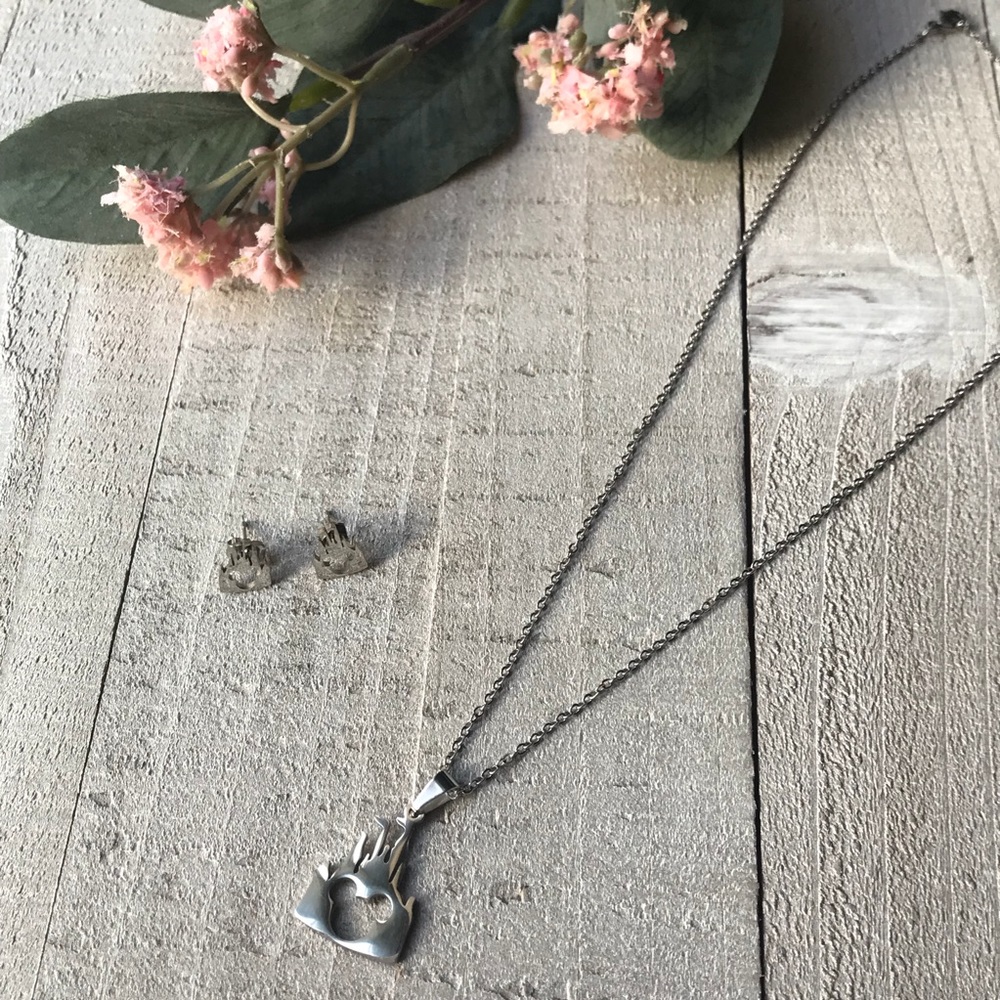 Stainless Steel Disney Castle Necklace & Earrings - Picture 5 of 7